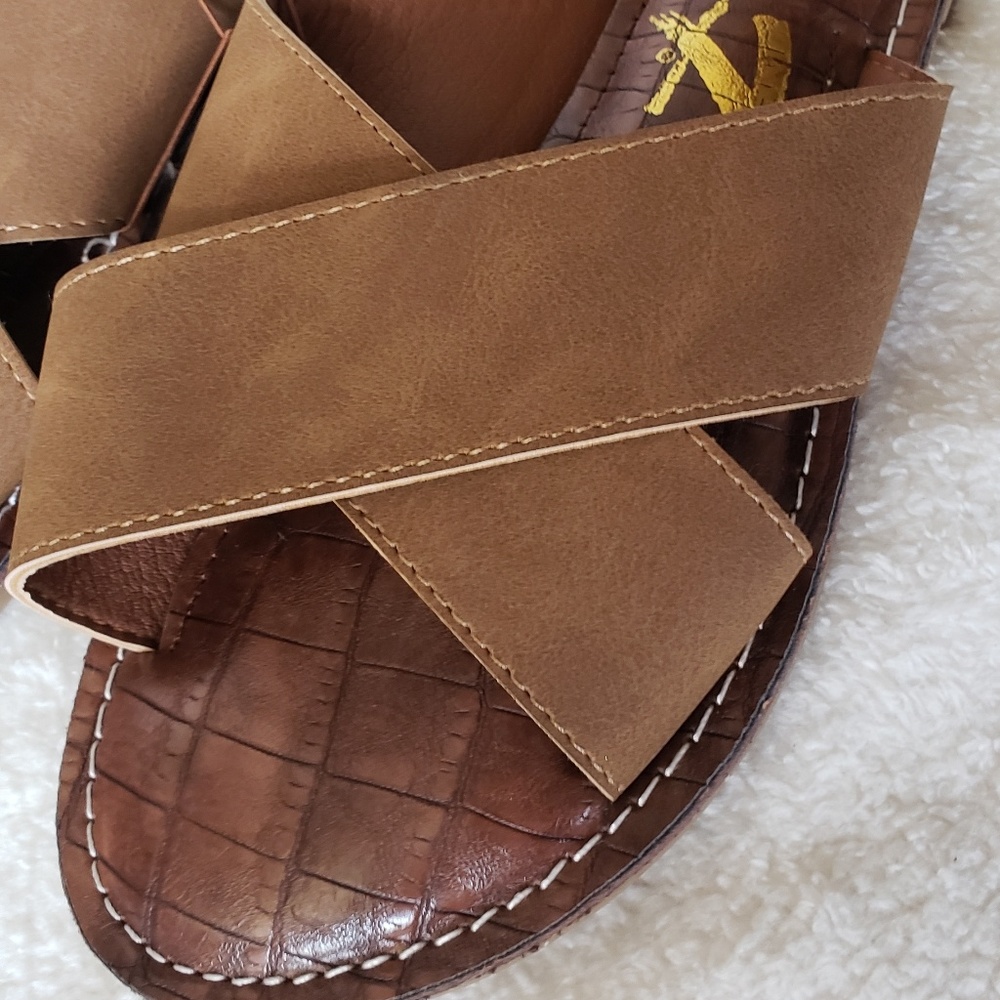 Brand new Seven7 Sandals